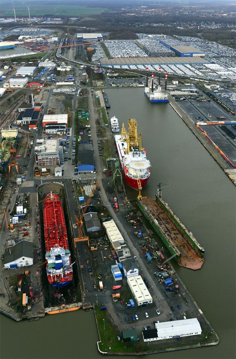 Jetzt erst recht: Obwohl nun doch keine Kreuzfahrtschiffe bei der Lloyd Werft gebaut werden, will der Hafensenator an der Sanierung der Ostkaje der Werft festhalten. Sie soll für 32 Millionen Euro ertüchtigt werden.