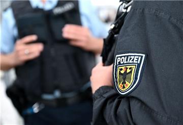 Ohne Ticket – ab in den Knast! Bundespolizei nimmt Schwarzfahrer fest.