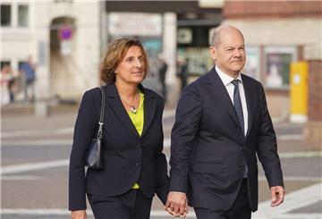 Olaf Scholz und Britta Ernst sind seit 25 Jahren miteinander verheiratet.