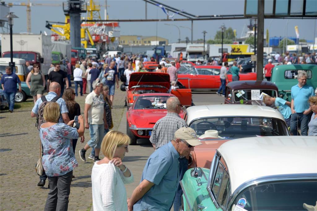 Oldtimer-Treffen und Bauernmarkt im Schaufenster Fischerhafen. Foto: Schimanke
