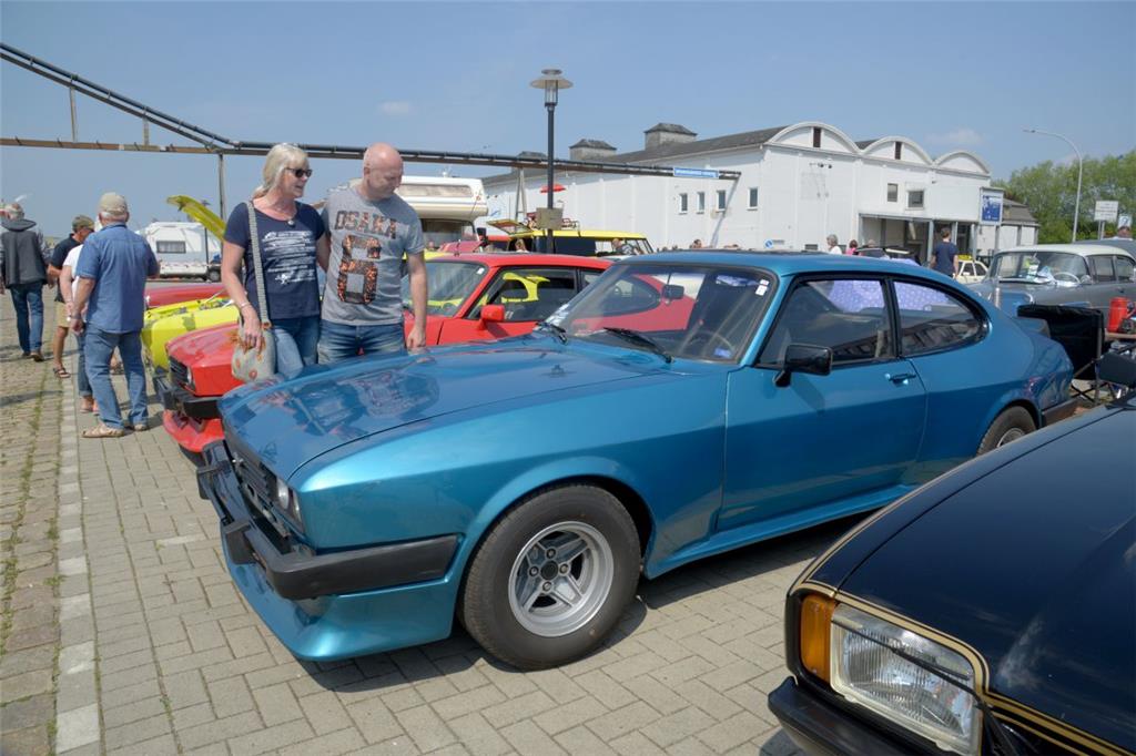 Oldtimer-Treffen und Bauernmarkt im Schaufenster Fischerhafen. Martina Giehle mi...