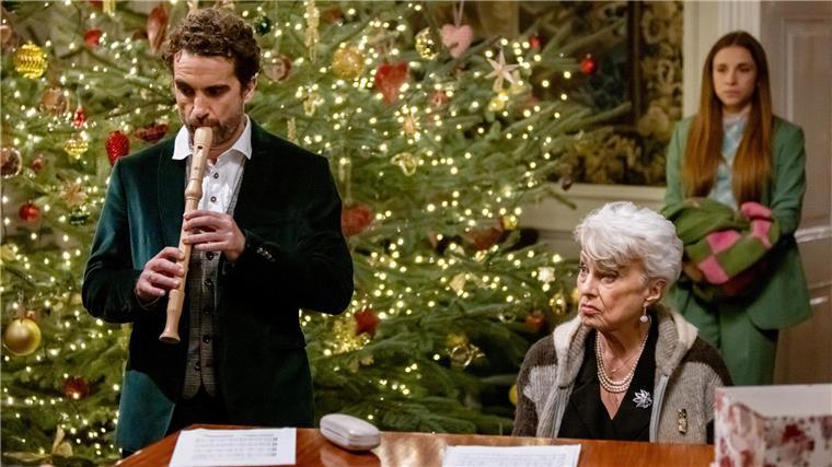 Diese Serien-Highlights starten bei Prime Video und Co. im Dezember Oliver Wnuk und Nicole Heesters in „Das Fest der Liebe“.