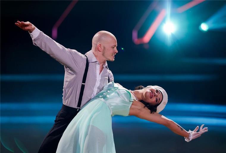 „Let’s Dance“: Stuntfrau Marie Mouroum überraschend raus Olympiasieger Fabian Hambüchen untermauerte weiter seine Favoritenrolle.