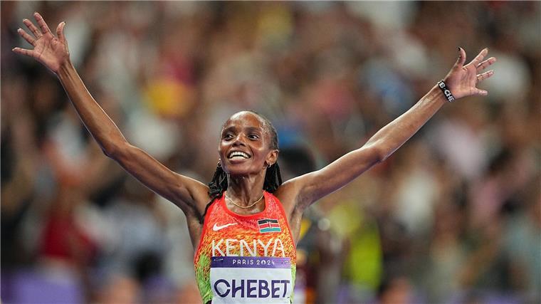 Mihambo Zweite mit Sieben-Meter-Satz - Zwei Weltrekorde Olympiasiegerin Beatrice Chebet blieb über 5.000 Meter als erste Frau unter 14 Minuten.