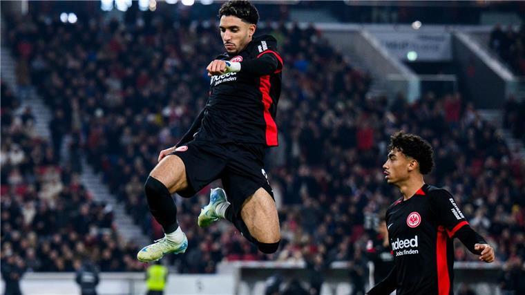 Omar Marmoush soll mindestens bis zum Sommer bei der Eintracht bleiben. 