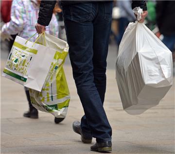 Online-Shopping wird von rund 60 Prozent der Bevölkerung genutzt. 