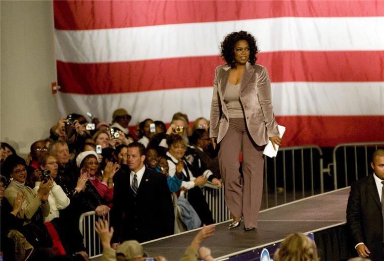 Oprah Winfrey bei einer Wahlkampfveranstaltung von Barack Obama, damals Senator von Illinois und demokratischer Präsidentschaftskandidat.