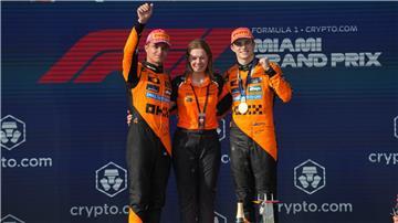 Oscar Piastri (R) gewinnt sein viertes Rennen in diesem Jahr.