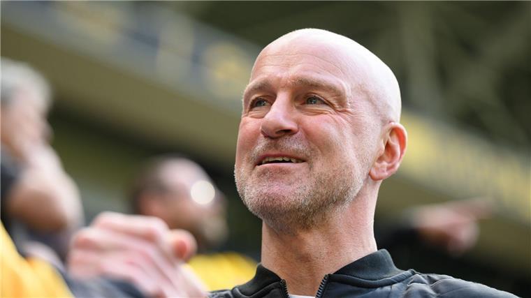 Osnabrücks Trainer Marco Antwerpen sah beim Spiel in Aachen die Gelb-Rote Karte.
