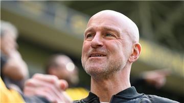 Osnabrücks Trainer Marco Antwerpen sah beim Spiel in Aachen die Gelb-Rote Karte.
