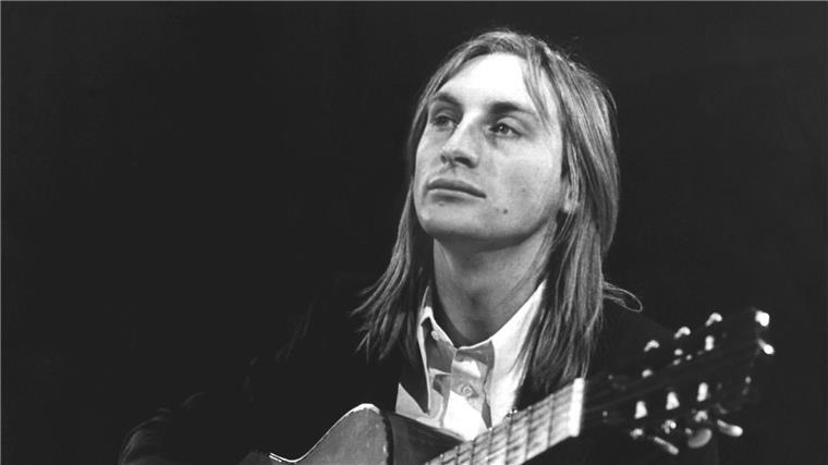 Holladahiti: Dokumentarfilm schildert die beeindruckende Karriere von Otto Otto Waalkes bei der Aufzeichnung seines ersten Fernsehauftritts im Mai 1973.