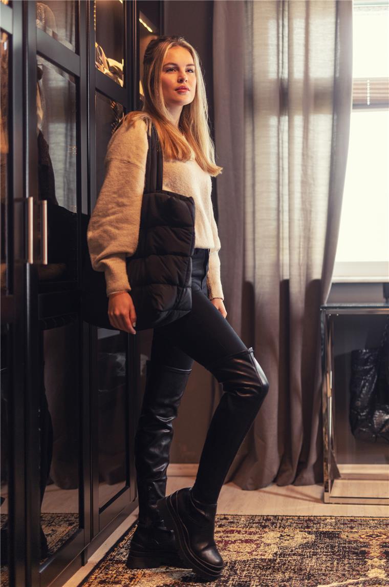 Must-Haves für diesen Winter - Fashion Trends Overknee-Stiefel und gesteppte Tasche- Outfit