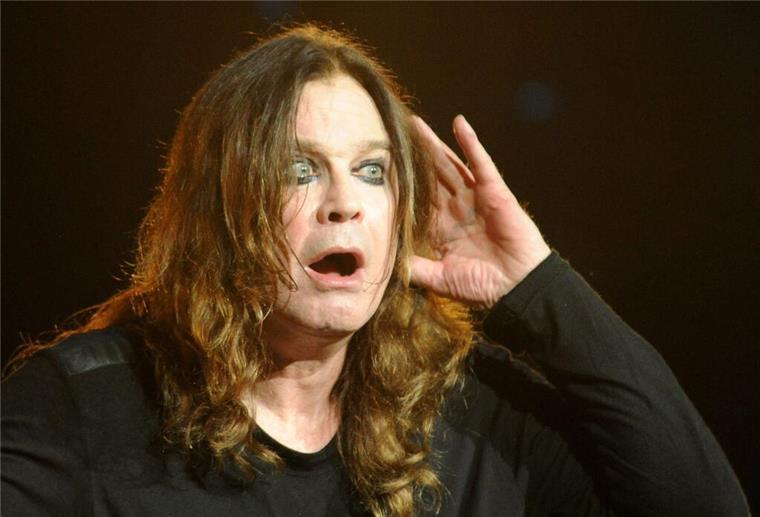 Ozzy Osbourne spielte gerne mit den dunklen Aspekten des Lebens - allerdings stets mit einem Augenzwinkern. Er traf dabei bei Millionen Menschen einen Nerv.