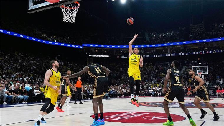 Theis und Monaco verlieren Finale in Basketball-Euroleague Packendes Finale in Abu Dhabi.