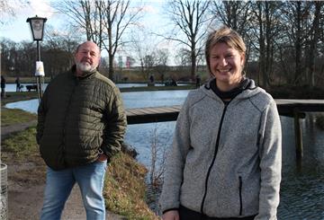 Pächterin Maike Schmidt und Werner Beitlich (Teichaufsicht) sind das neue Team bei den Beverstedter Angelteichen.