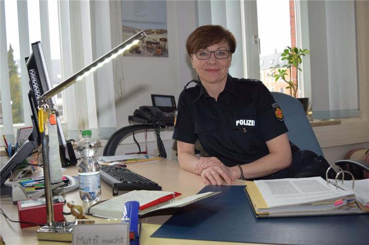 Pamela Koellner, Präventionsexpertin der Bremerhavener Polizei, berät Menschen, die unter Cybermobbing leiden. 