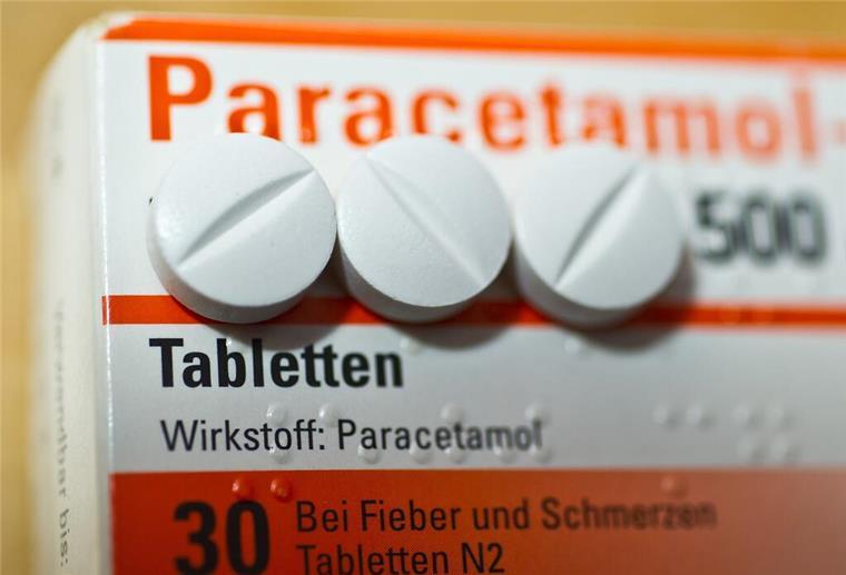 Paracetamol-Challenge: Pharmaverband warnt vor gefährlichem TikTok-Trend Auf einer Arzneiverpackung liegen Tabletten, die den Wirkstoff Paracetamol enthalten.