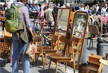 Paradiesische Zustände für Flohmarkt-Freunde: An Pfingsten und eine Woche später finden in Bremerhaven Flohmärkte statt.