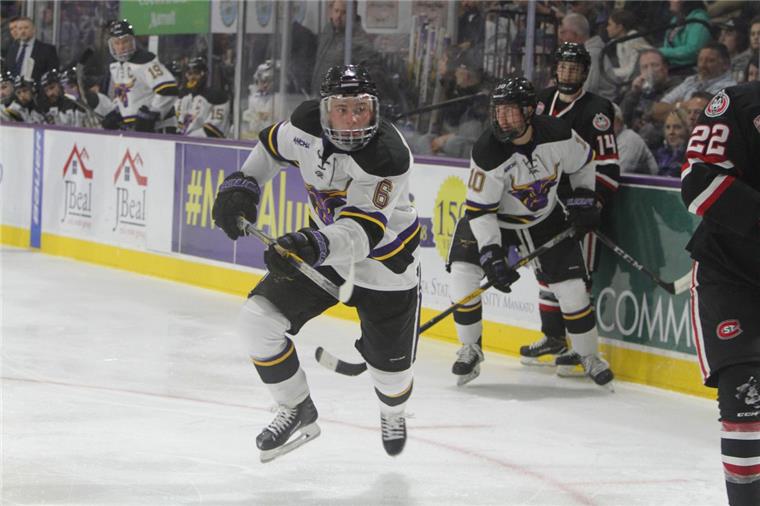 Parker Tumie spielt mittlerweile mit der Minnesota State University in der College-Liga WCHA.