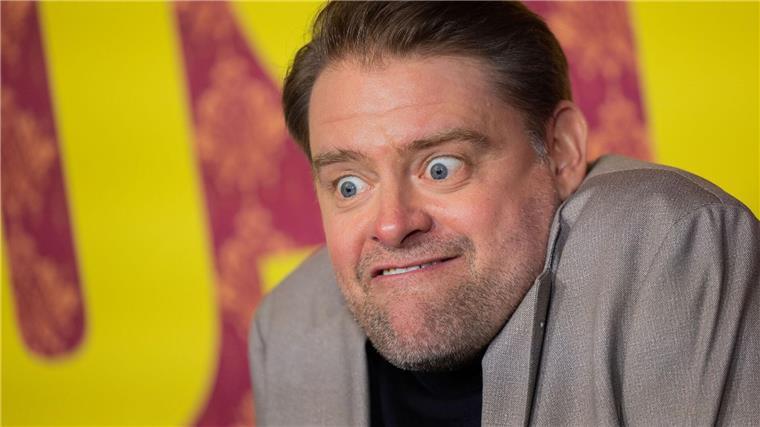 Parodist Max Giermann hat Probleme mit dem Gesicht von Friedrich Merz.