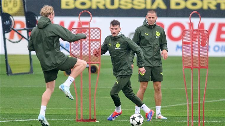 BVB-Nationalspieler Groß erwägt Trainerausbildung Pascal Groß (Mitte) in der Vorbereitung auf das Duell mit Celtic Glasgow.