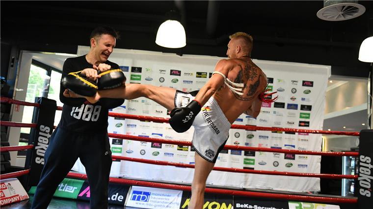 Nächster Titelkampf für Bremerhavener Kickbox-Weltmeister Pascal Schroth Pascal Schroth beim Training.