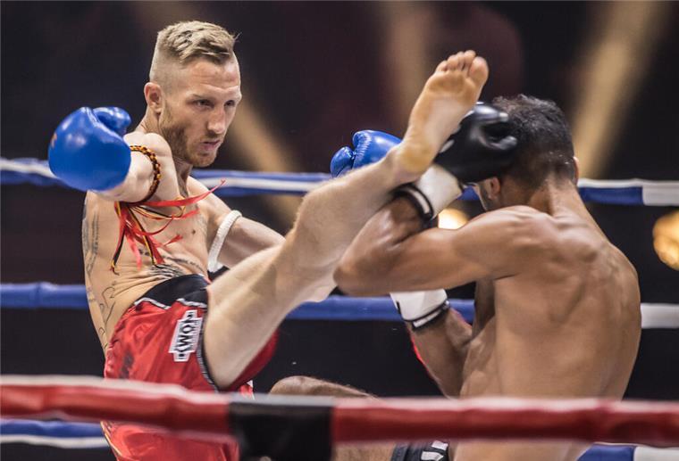Weltmeisterlich: Bremerhavenes Kickbox-Export Schroth verteidigt WM-Titel Pascal Schroth zeigt im Ring immer vollen Einsatz - der jetzt wieder mit dem WM-Titel belohnt wurde (Archivbild)