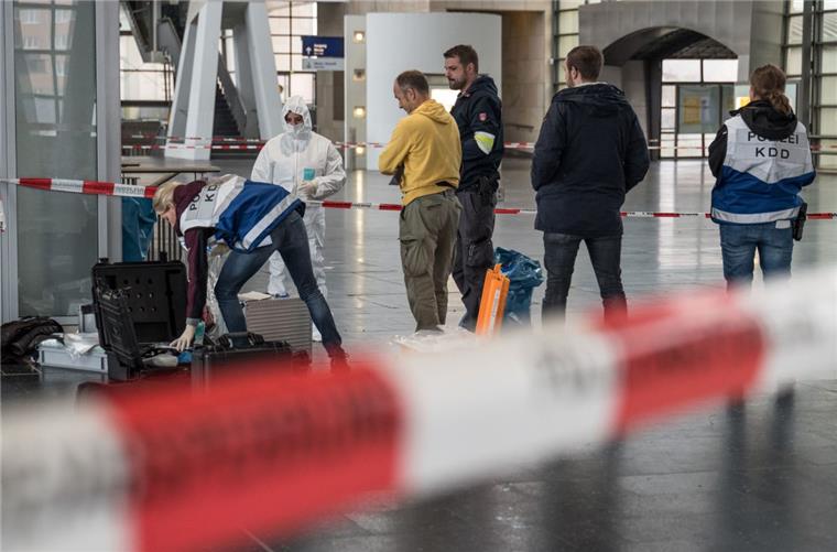 Horror-Funde am Wochenende: Leichen in Laatzen und Delmenhorst entdeckt Passanten haben am Sonntagmorgen eine Leiche im Messebahnhof Laatzen bei Hannover entdeckt.
