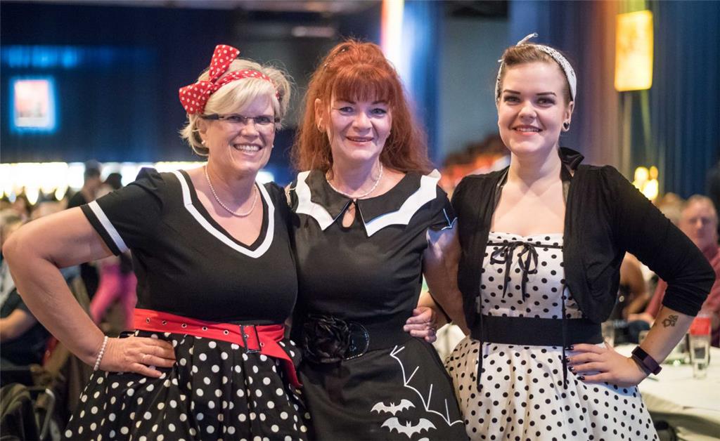 Passend zum Event gestylt (von links): Dina Kück sowie Ruth und ihre Tochter Jol...