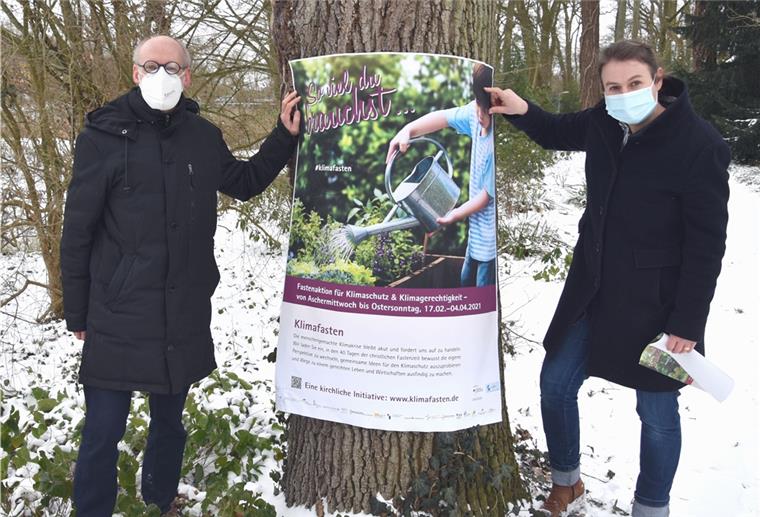 Gemeinsame Aktion: Einladung zum Klimafasten Pastor Thomas Steinke und Klimaschutzbeauftragte Meike Düspohl möchten Menschen für das Thema Klimaschutz interessieren und sensibilisieren.