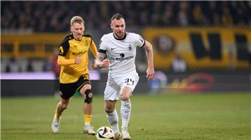Patrick Hobsch (r) fehlt den „Löwen“ gesperrt.