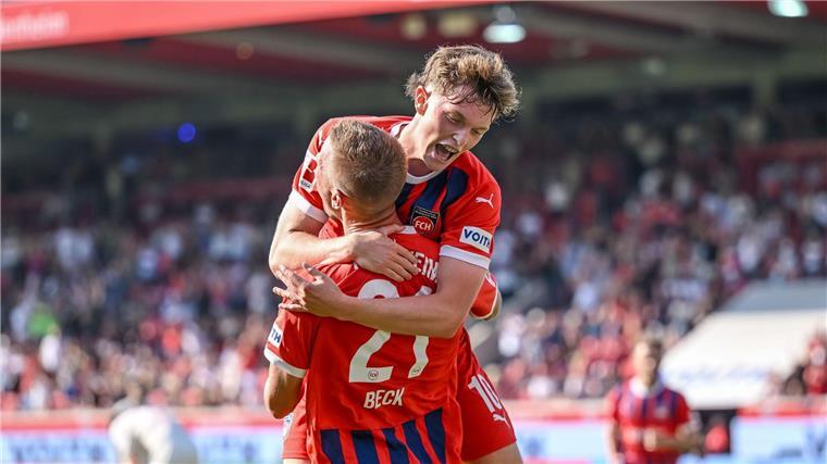 Wanner verzaubert Heidenheim - doch Schmidt bremst Paul Wanner (o.) und der 1. FC Heidenheim haben einen glänzenden Saisonstart hingelegt.