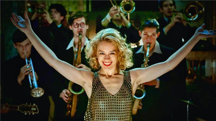 Die Filmstarts der Woche Paula Beer als Stella Goldschlag in einer Szene des Films „Stella. Ein Leben.“