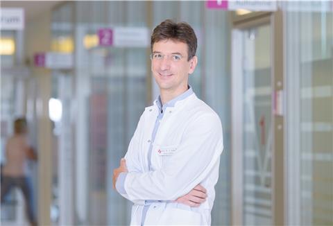 PD Dr. Oliver Radke, Chefarzt der Klinik für Anästhesiologie und operative Intensivmedizin, hat per Telemedizin eine Operation in der Antarktis unterstützt.