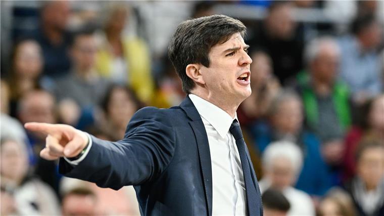 Bayern-Basketballer Erster - Alba muss in die Play-Ins Pedro Calles und Alba Berlin müssen in die Play-Ins.