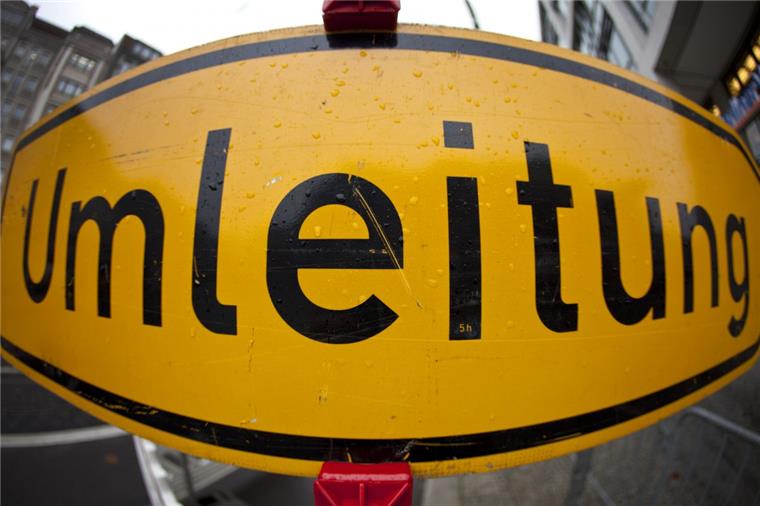 Pendler müssen sich auf Umleitungen einstellen. Ab Mittwoch wird die B212 zwischen Wesertunnel und Nordenham gesperrt. 