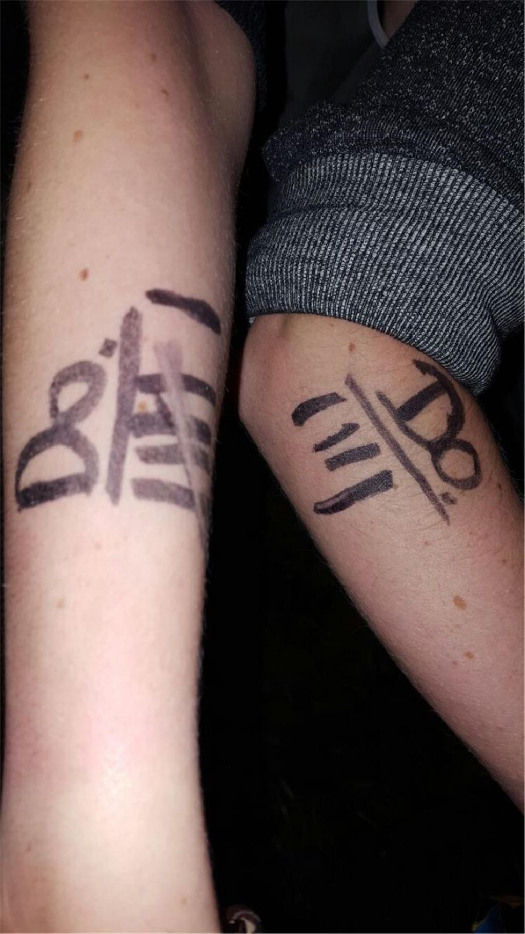 Per Strichliste auf dem Arm wurde dokumentiert, wer wie viel Bier getrichtert ha...