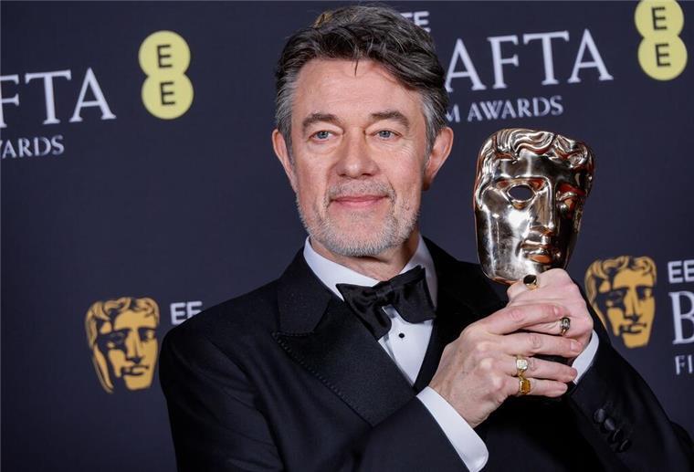 Bafta-Verleihung: „Konklave“ als Bester Film ausgezeichnet Peter Straughan erhielt den Preis für das Beste Adaptierte Drehbuch für „Konklave“