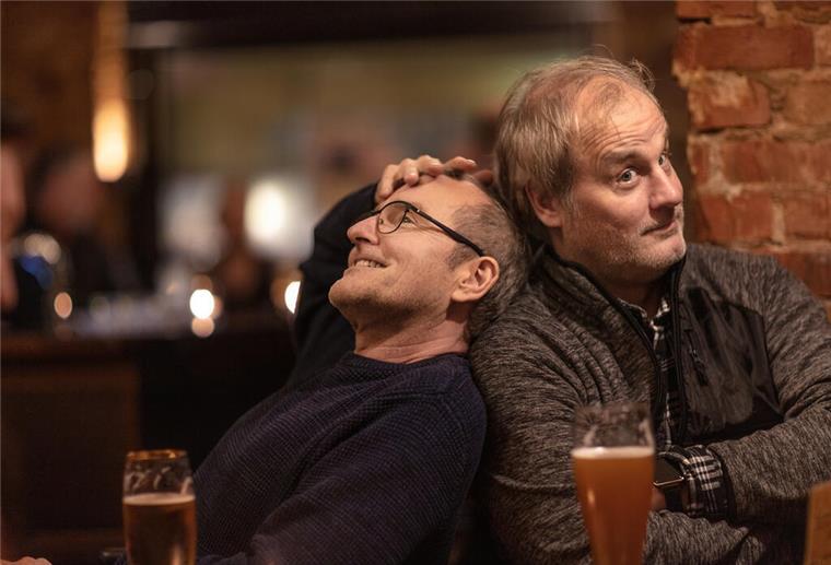 Schnack-Bar: Willis Gin-Premiere und andere Defizite Podewitz