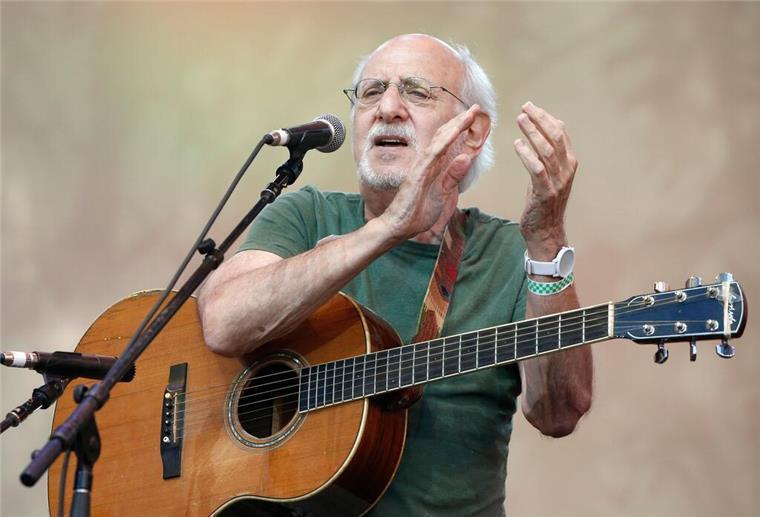 Folksänger Peter Yarrow von „Peter, Paul and Mary“ ist tot Peter Yarrow war ein Drittel von „Peter, Paul and Mary“ und wurde unter anderem mit „Leaving on a Jet Plane“ berühmt.