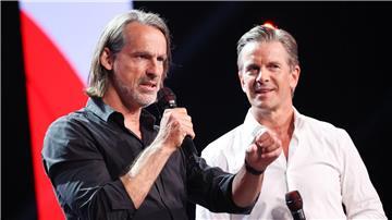 Philosoph Richard David Precht (l) und Moderator und Journalist Markus Lanz.
