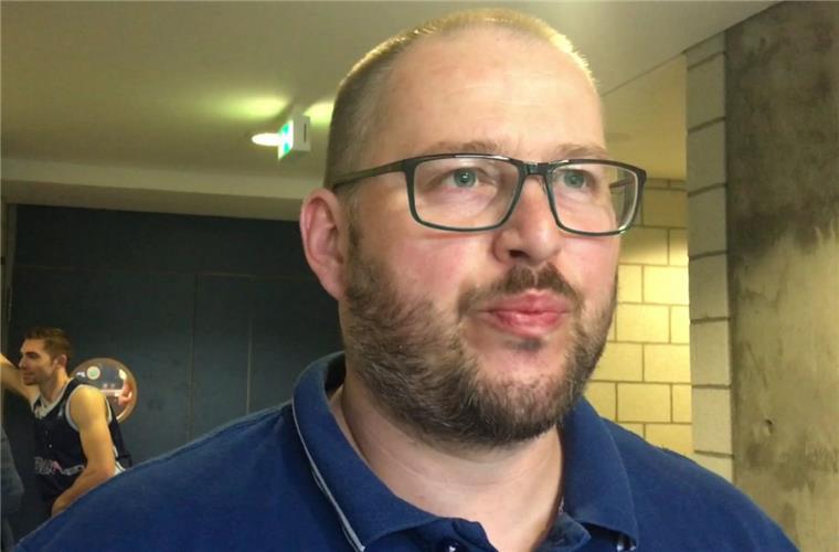 Physiotherapeut Nils Minkwitz ist nach dem Abstieg der Eisbären Bremerhaven enttäuscht.