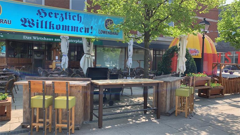 Außenansicht des Servus in Bremerhaven am Theaterplatz