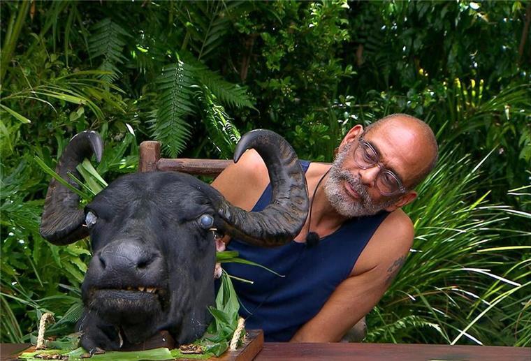 Vom Model zur Monarchin: Lilly Becker gewinnt Dschungelcamp Pierre Sanoussi-Bliss verspeiste erschreckend souverän Ekel-Essen wie hier ein Büffel-Auge.