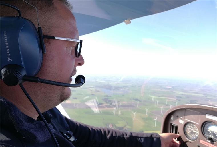 Pilot Gordon Grünig steuert die Pützer RS 180 sicher.
