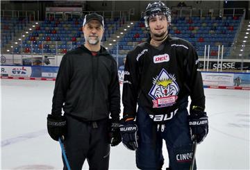 Pinguins-Co-Trainer Martin Jiranek und sein Sohn Benedikt.
