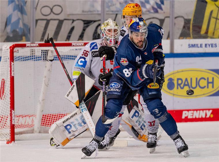 Matchpuck München - Die Pinguins stehen jetzt mit dem Rücken zur Wand Pinguins-Keeper Maximilian Franzreb bekam am Freitagabend in München wieder viel Arbeit, konnte die Niederlage trotz starker Leistung jedoch nicht verhindern.