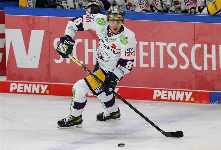 Nachwuchs-Trio verstärkt die Pinguins Pinguins-Neuzugang Nino Kinder wurde in der abgelaufenen Saison DEL-Meister mit den Eisbären Berlin.