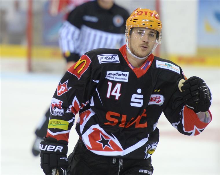 David Stieler ist der Top-Scorer Pinguins-Stürmer David Stieler. Foto Scheer