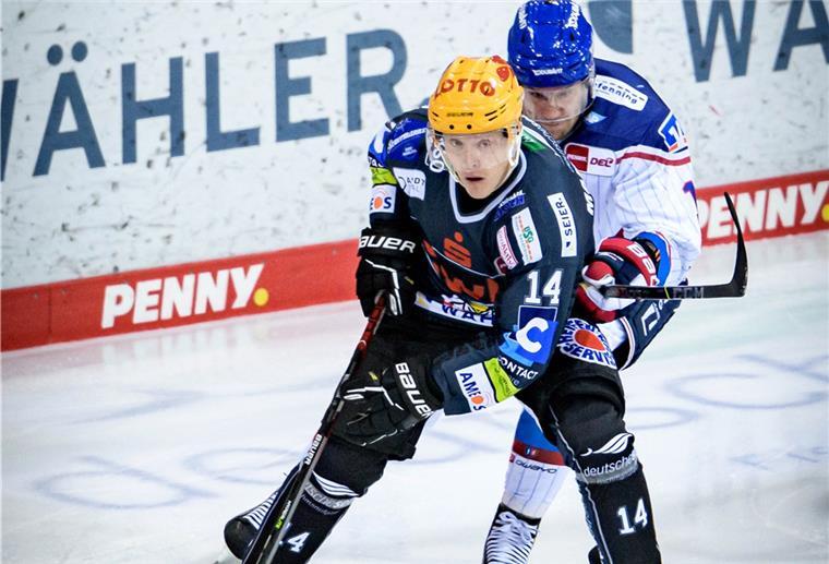 Pinguins starten in Köln ins neue Jahr Pinguins-Stürmer Ross Mauermann ist zuletzt erkrankt ausgefallen, gegen Köln steht er jedoch wieder im Kader.